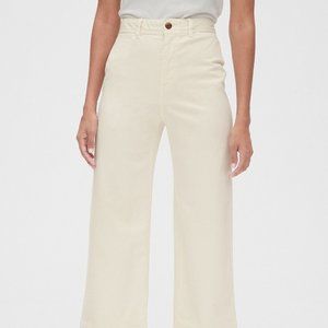 GAP High Rise Wide-Leg Crop Chino in Cream